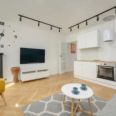 New Close To The Market Square By Renters