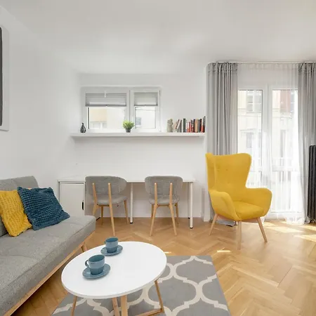 New Close To The Market Square By Renters