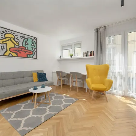아파트 New Close To The Market Square By Renters
